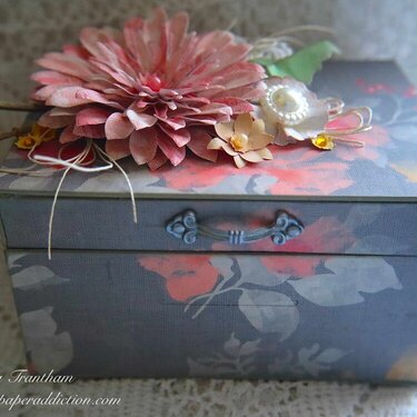 Chrysanthemum Slotted Box