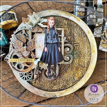 Round Mixed Media Layout by Kasia